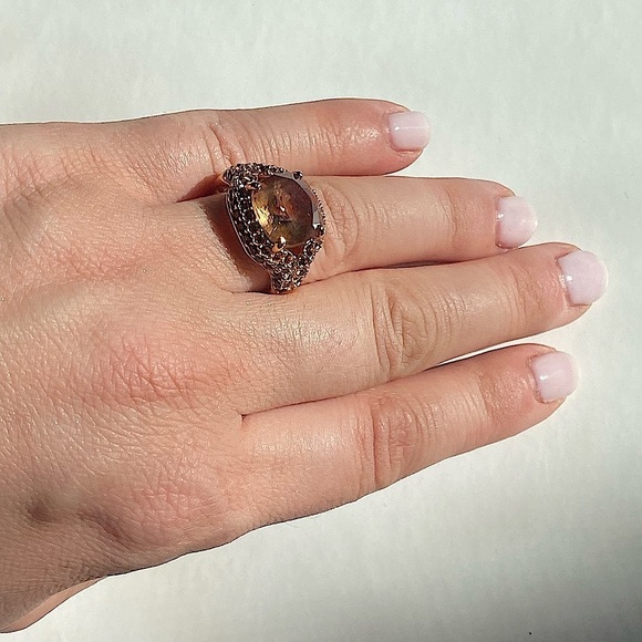 Swarovski champagne color crystal cocktail ring - Picture 12 of 15